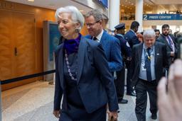 Notícia: BCs podem enfrentar inflação volátil nos próximos anos, diz Lagarde